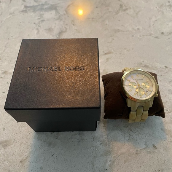 Gold Oversized Micheal Kors Watch - Picture 4 of 5